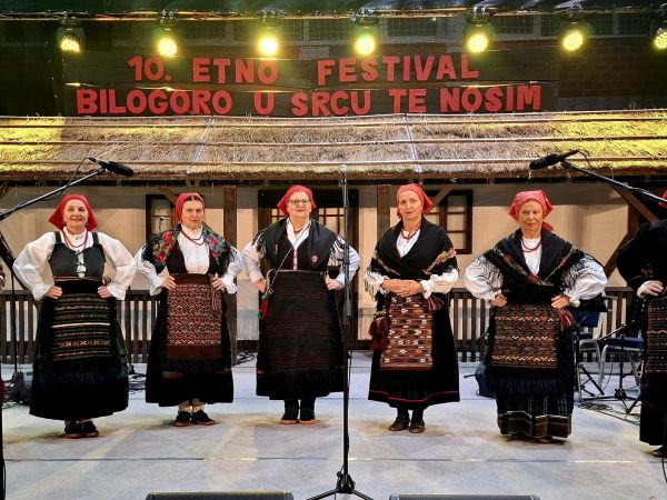 NASTUP NA 10. ETNO FESTIVALU U VELIKOM TROJSTVU NASTUP NA 10. ETNO FESTIVALU U VELIKOM TROJSTVU